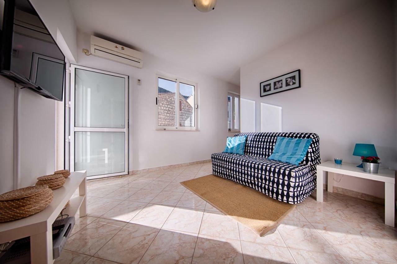 Apartments Marinkovic Komiža Esterno foto