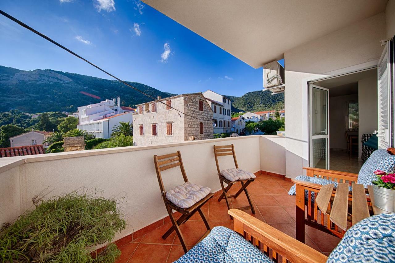 Apartments Marinkovic Komiža Esterno foto