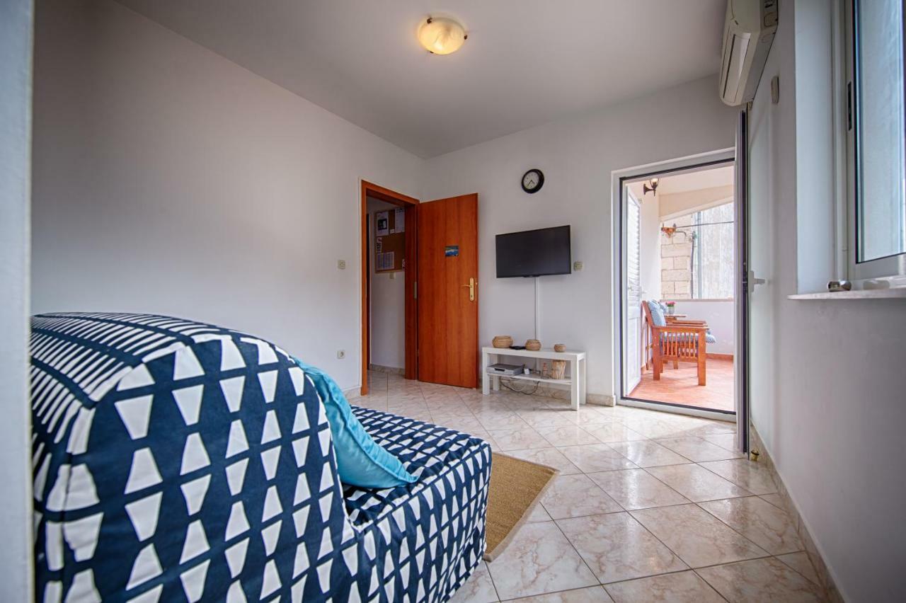 Apartments Marinkovic Komiža Esterno foto