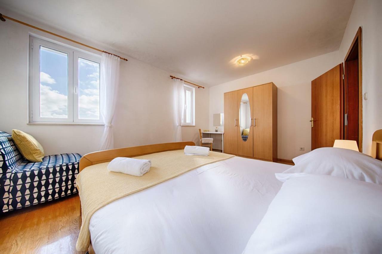 Apartments Marinkovic Komiža Esterno foto
