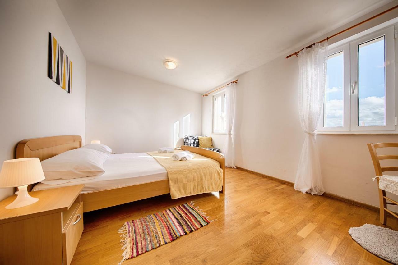 Apartments Marinkovic Komiža Esterno foto